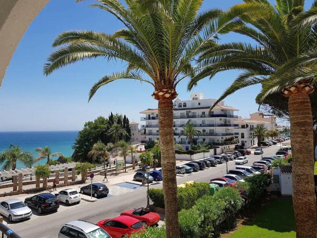 Edificio Verdemar - Stunning 1 Bed Apartment With Pool & Sea Views Nerja Dış mekan fotoğraf