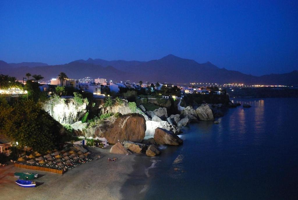 Edificio Verdemar - Stunning 1 Bed Apartment With Pool & Sea Views Nerja Dış mekan fotoğraf